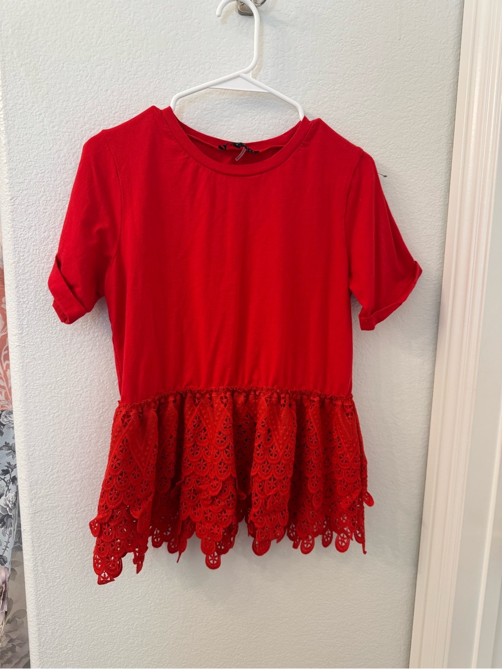 Endless Rose Red Short-Sleeve Lace-Hem Top Small